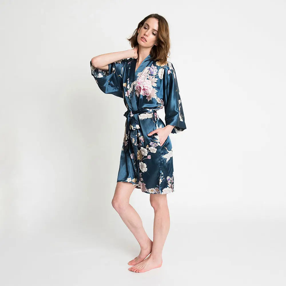 ROBE CHRYSATHEMUM & CRANE SHORT