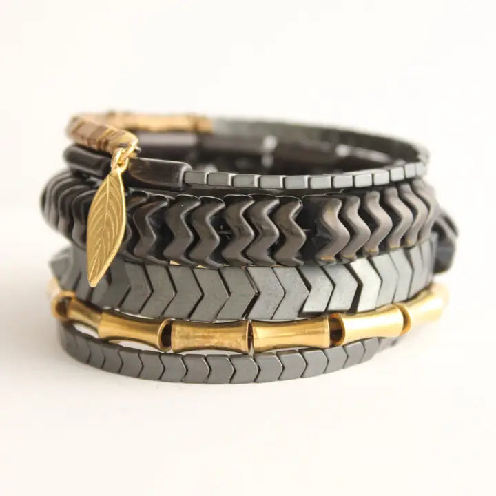 BRACELET WITH PLATED HEMATITE, BRASS AND MAGNESITE
