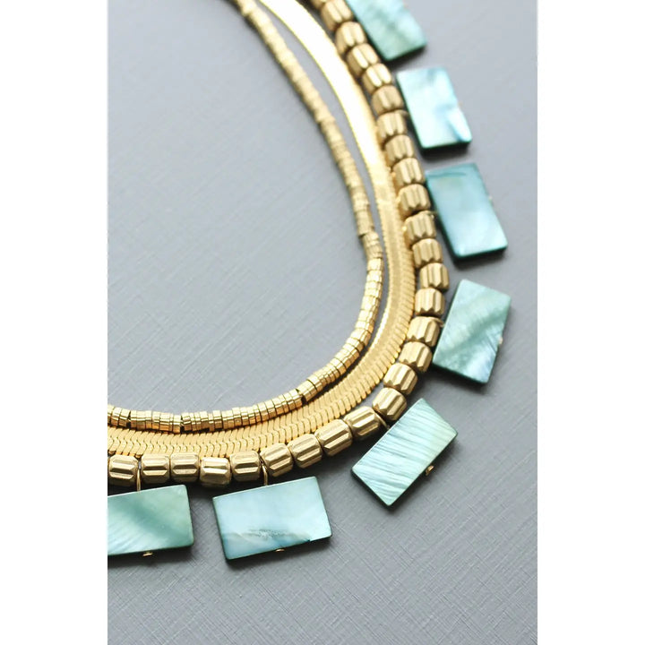 NECKLACE GREEN SHELL AND SNAKE CHAIN TRIPLE 17"