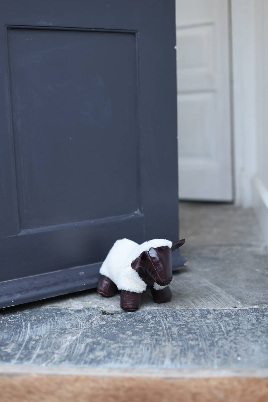 DOORSTOP SHEEPSKIN IVORY