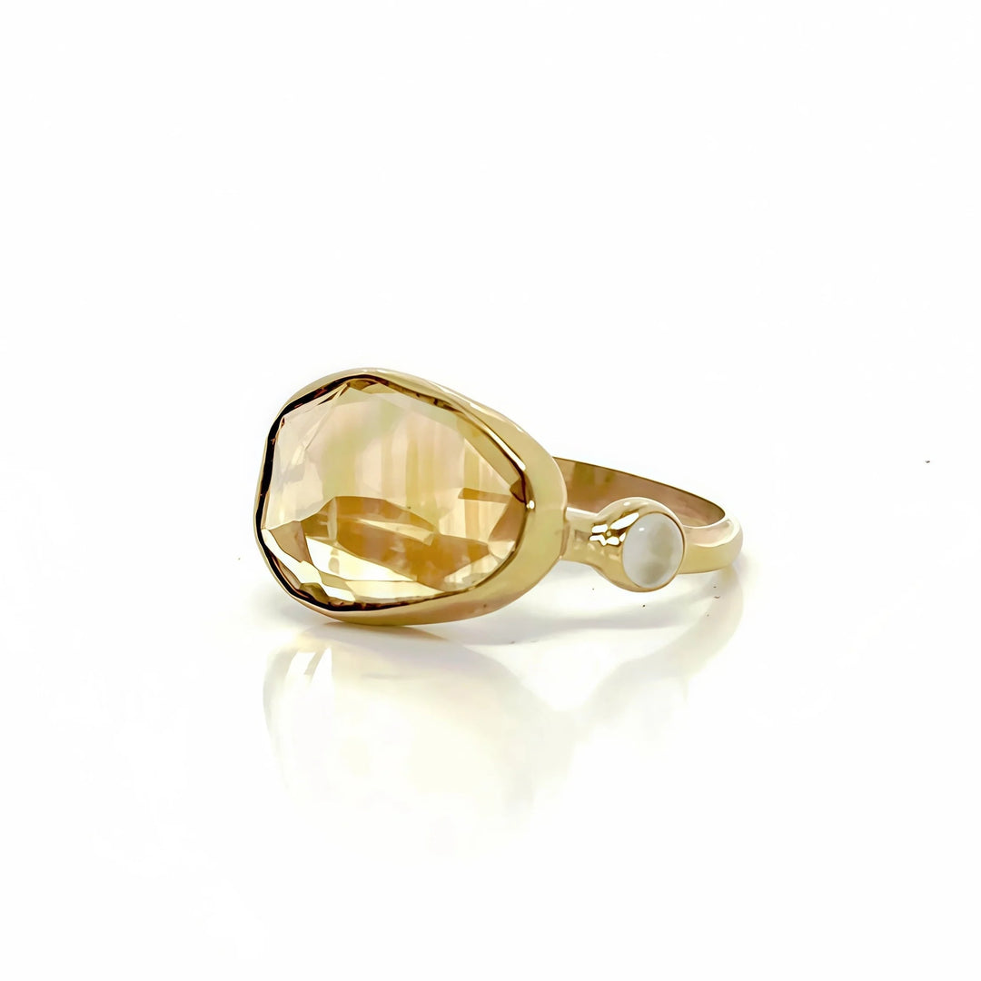RING OVAL DEEP BEZEL GEM CITRINE MOONSTONE