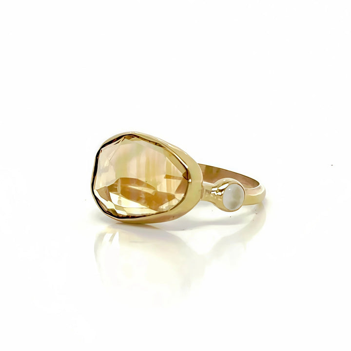 RING OVAL DEEP BEZEL GEM CITRINE MOONSTONE