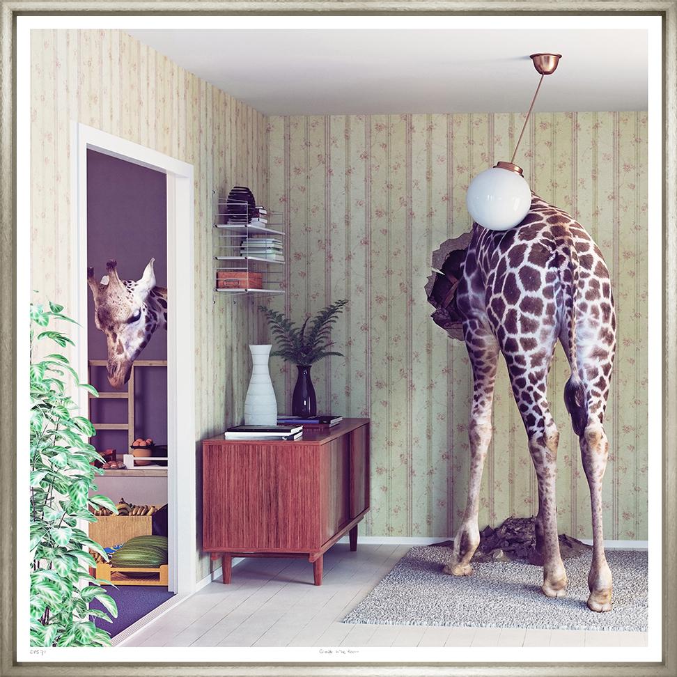 ART GIRAFFE IN THE ROOM 17X17