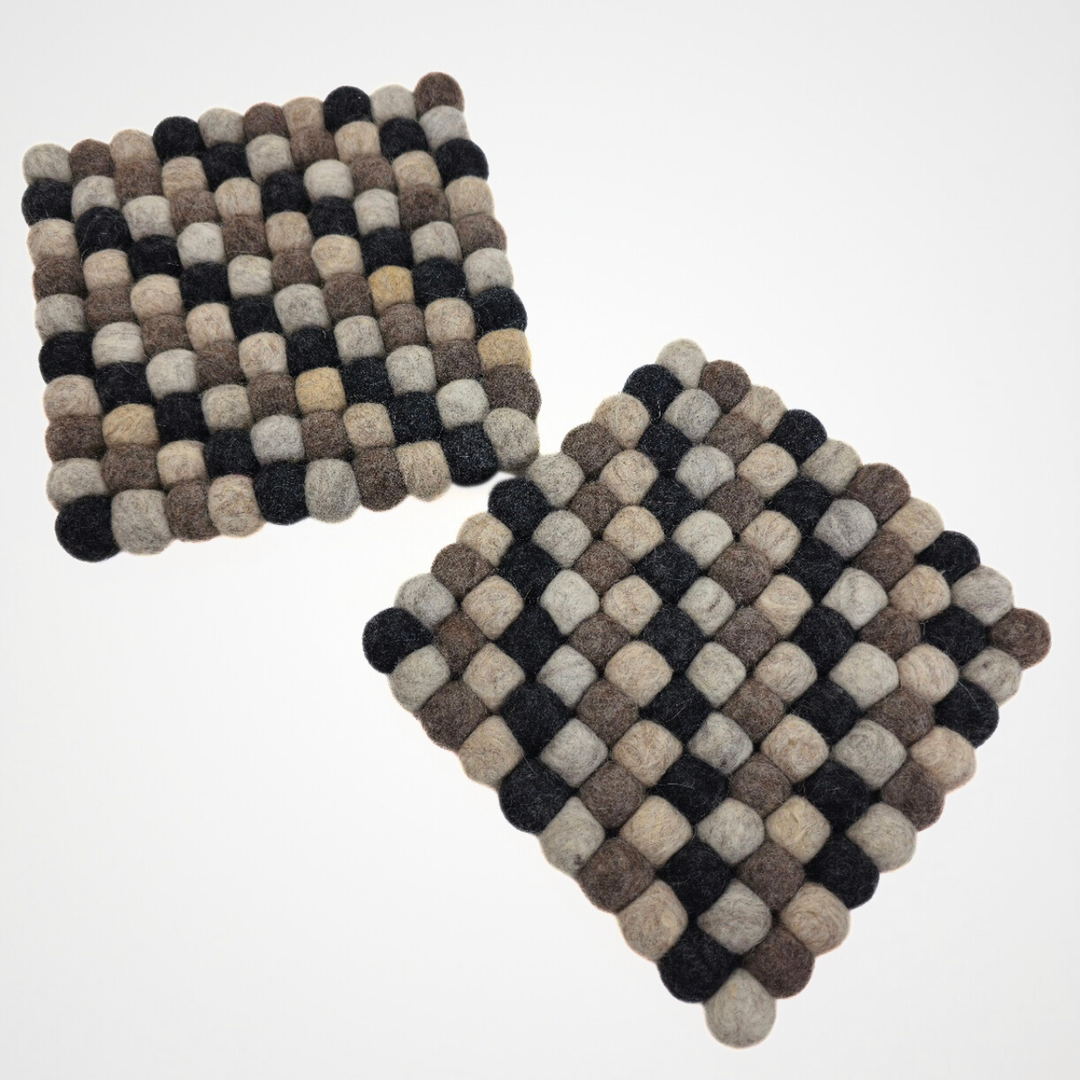 TRIVET POM POM FELT NATURAL