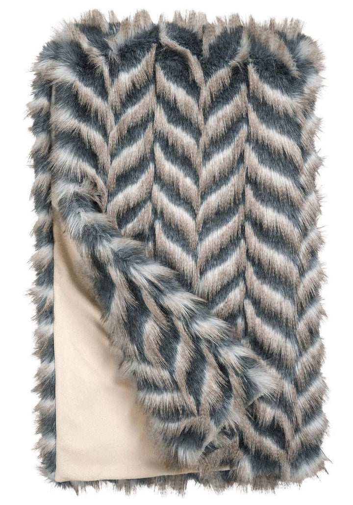 THROW GREY CHEVRON FOX FAUX FUR 60X72"