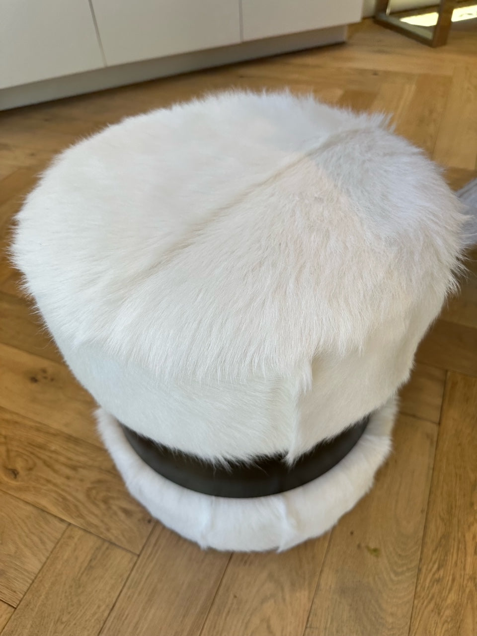 STOOL IVORY GOAT WITH BRONZE CENTER BAND #55672 (NRD)