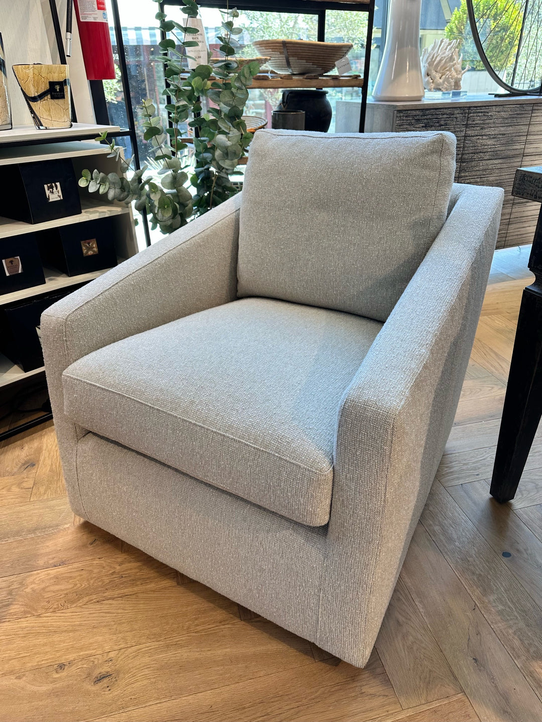 CHAIR SWIVEL BOUCLE BEIGE TAN #71388