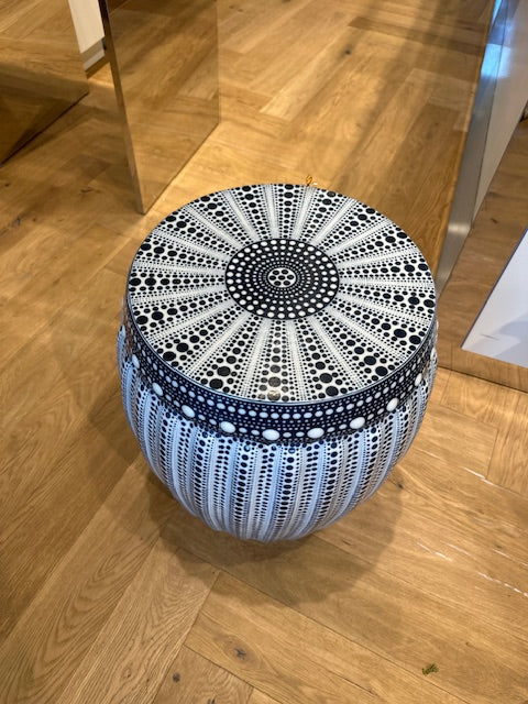 TABLE BLUE HAND PAINTED PORCELAIN SM #73990