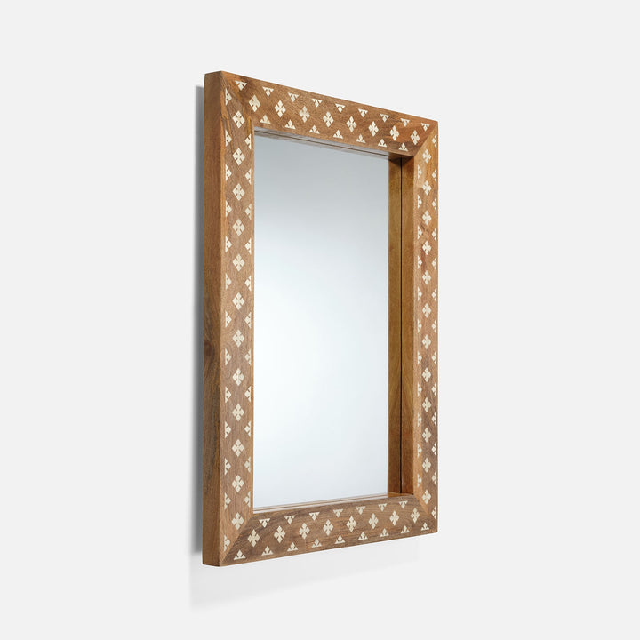 IZAN MIRROR