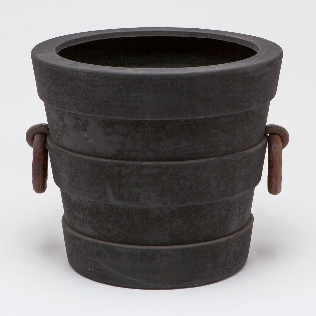 LESLIE PLANTER
