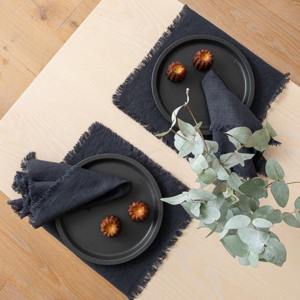 NAPKIN CHARCOAL FRINGE 20" #52367