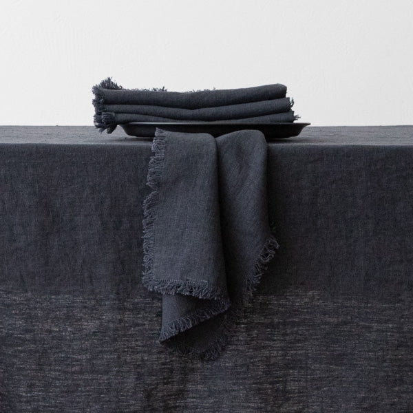 NAPKIN CHARCOAL FRINGE 20" #52367