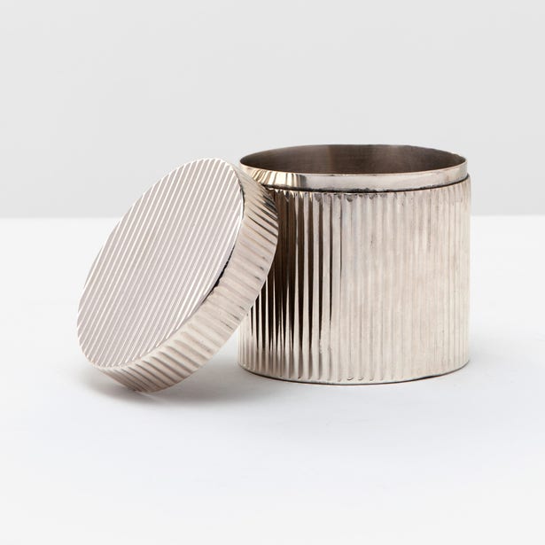 BATH COLLECTION SHINY NICKEL RIBBED METAL