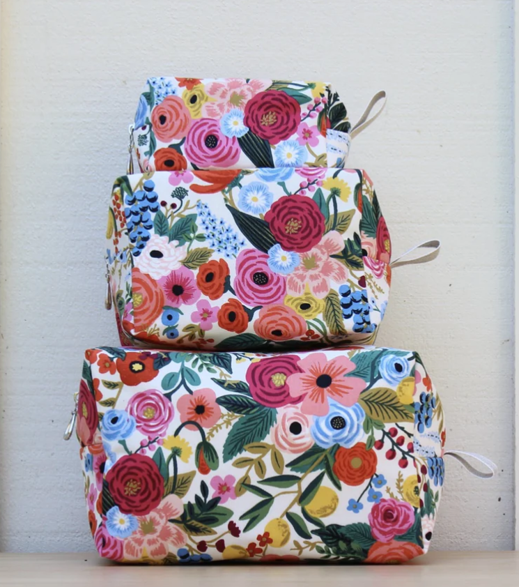 TOILETRY BAG CREAM & PINK FLORAL (Available in 3 Sizes)