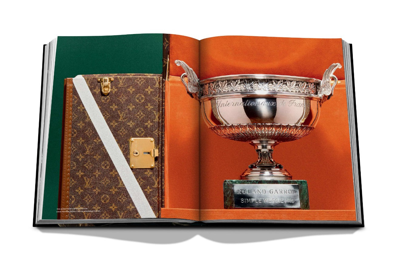 BOOK "LOUIS VUITTON: TROPHY TRUNKS"