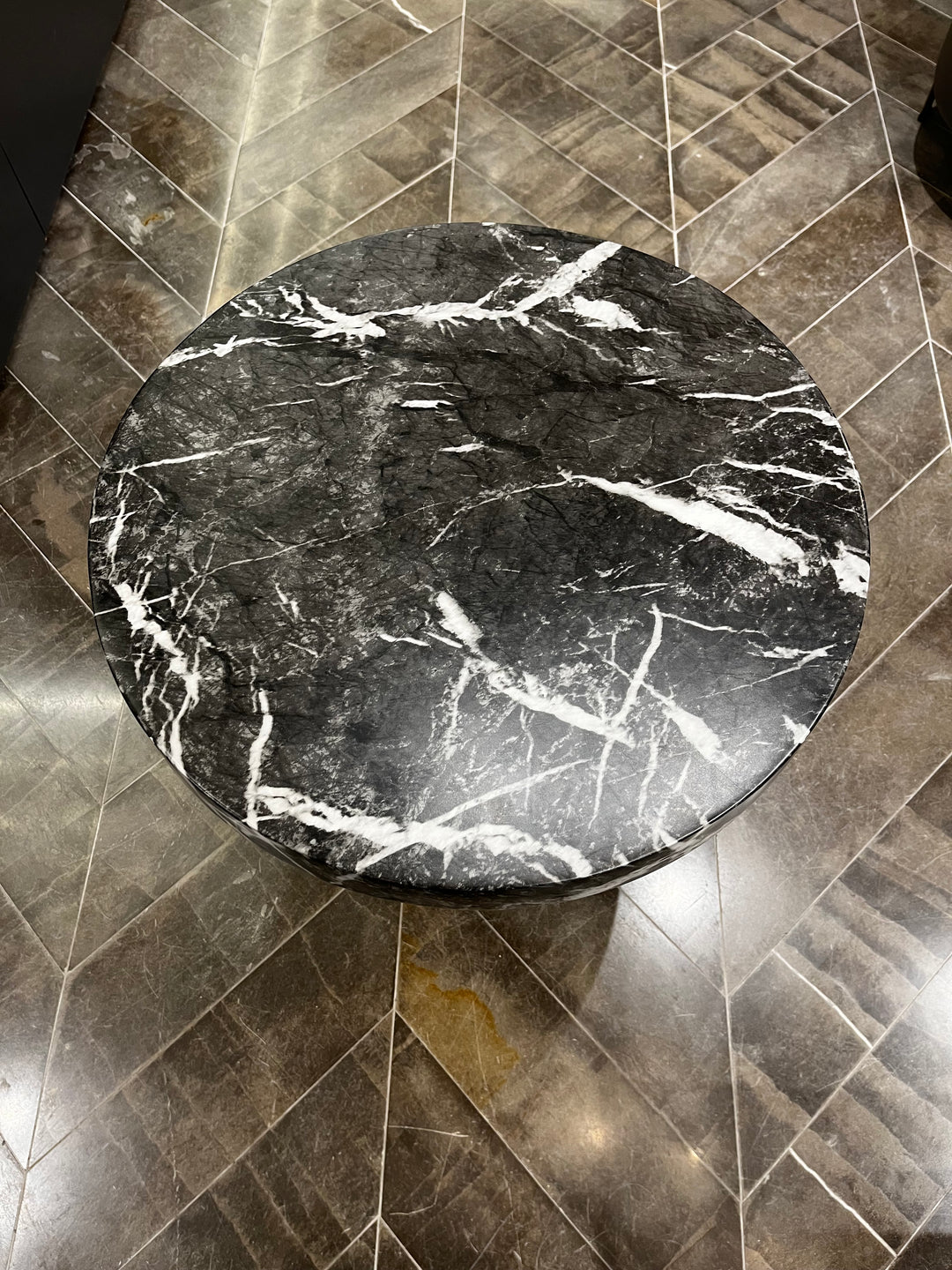 ACCENT TABLE BLACK CONCRETE #61053