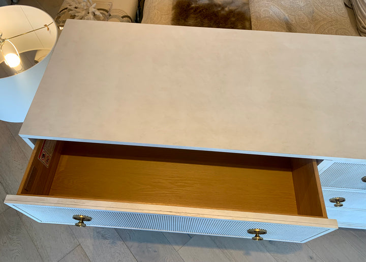 DETAILS I SIX DRAWER LOW DRESSER