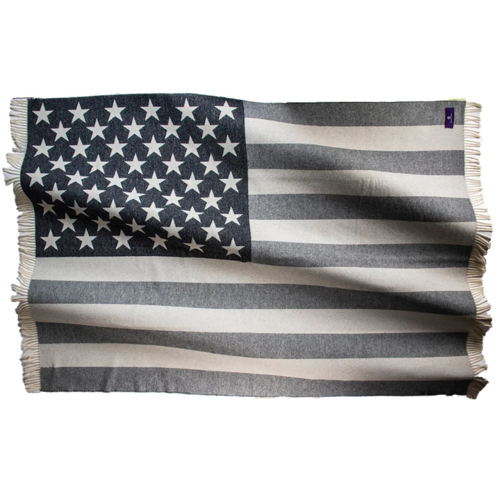 THROW MERINO WOOL (MONOCHROMATIC AMERICAN FLAG)