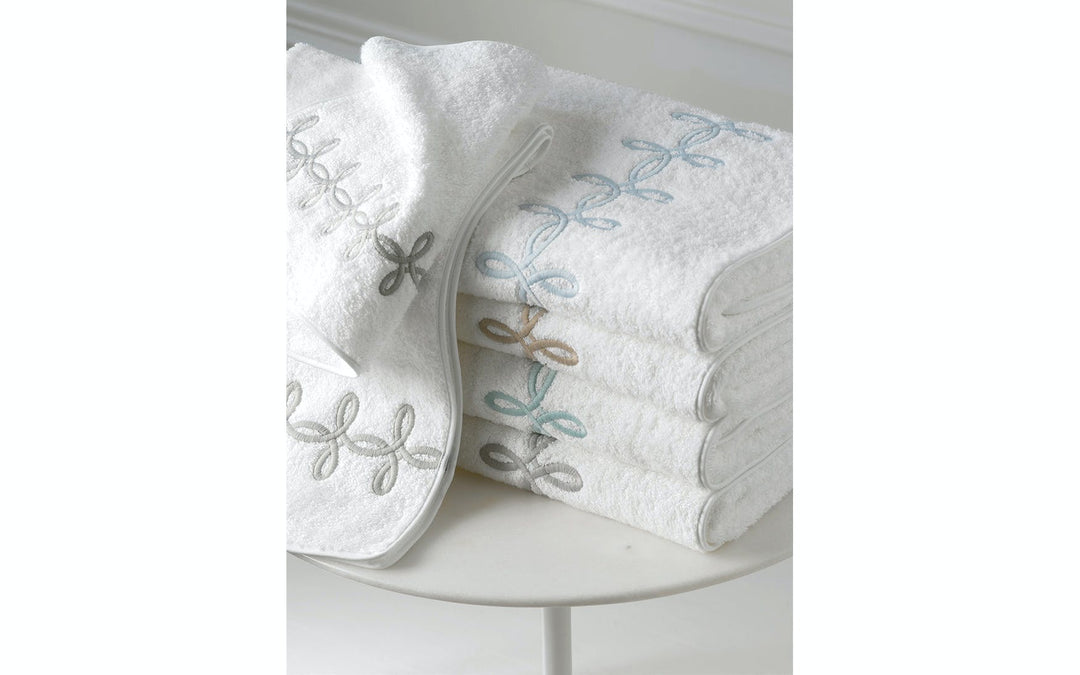 GORDIAN KNOT TOWEL COLLECTION
