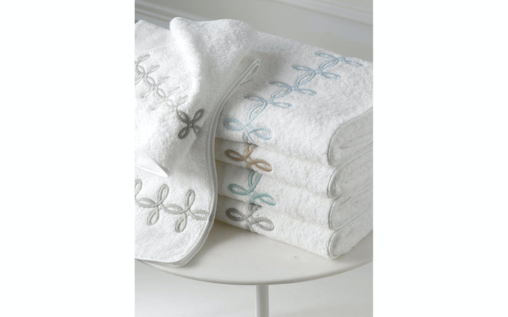 GORDIAN KNOT TOWEL COLLECTION