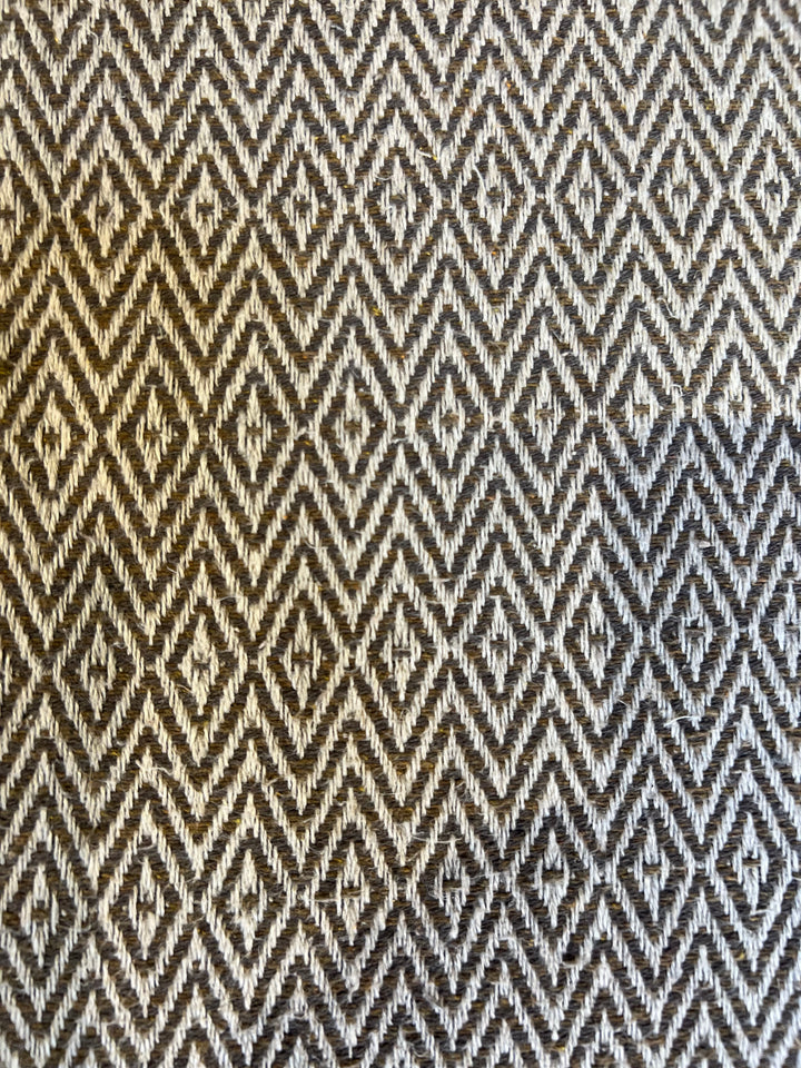 SOFA ROLAND IN EARTH WITH NAILS #63393