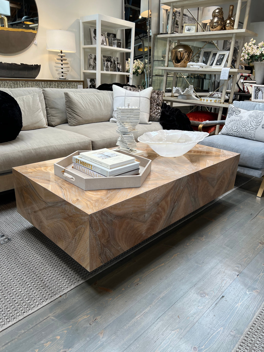 COCKTAIL TABLE WALNUT CURL #55903