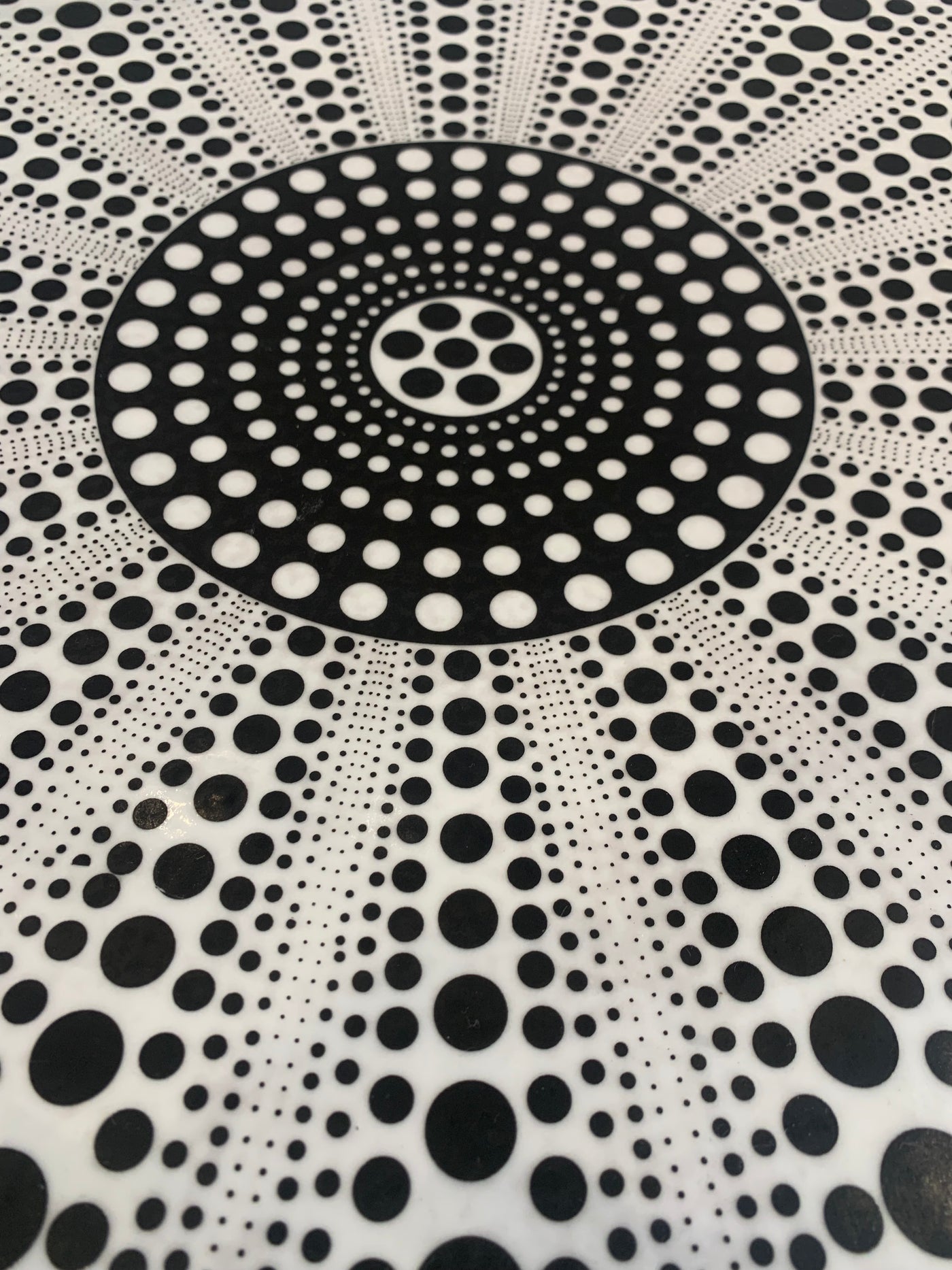 TABLE BLACK & WHITE HAND PAINTED PORCELAIN