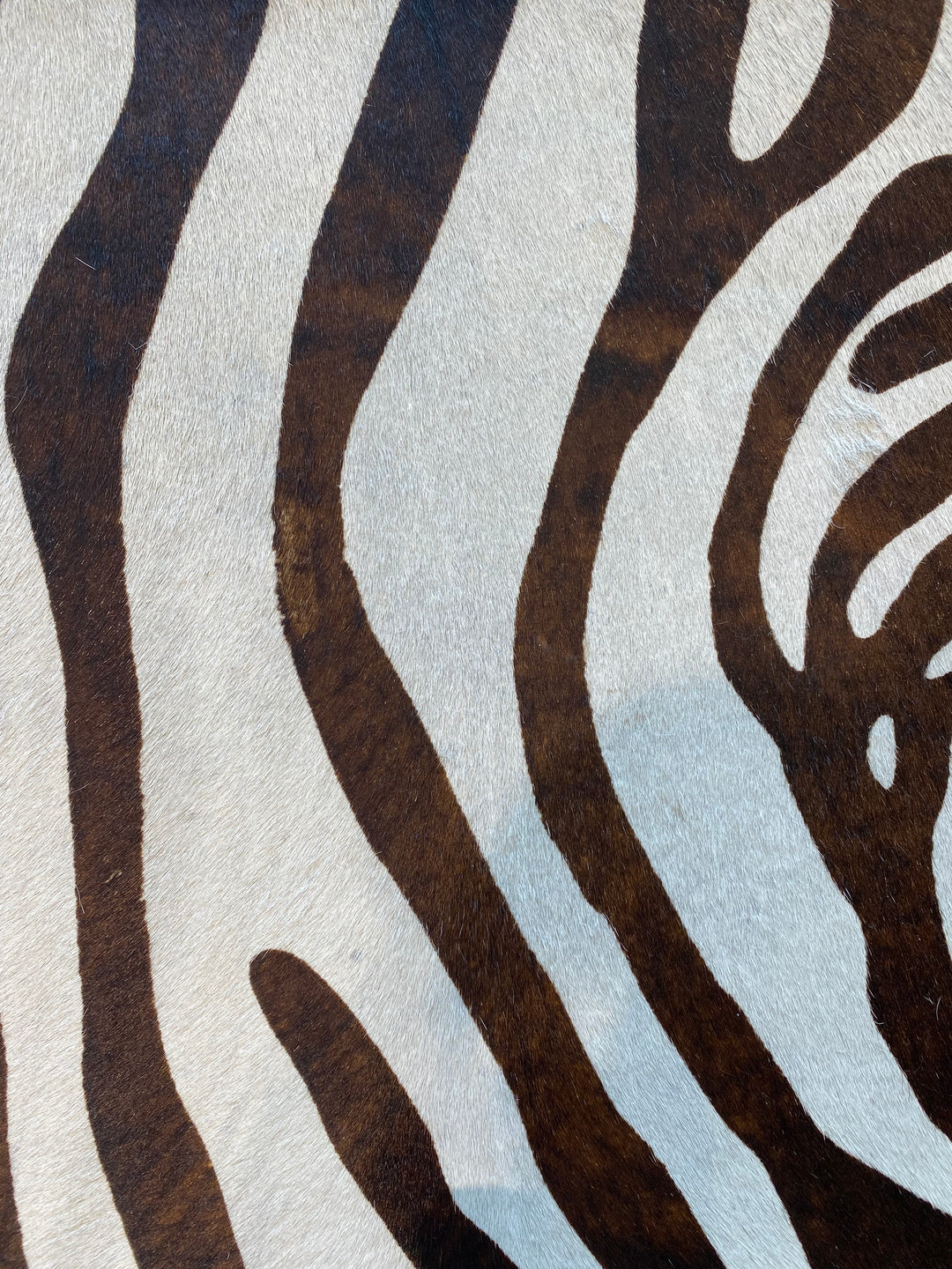 COCKTAIL TABLE IN ZEBRA PATTERN #62104