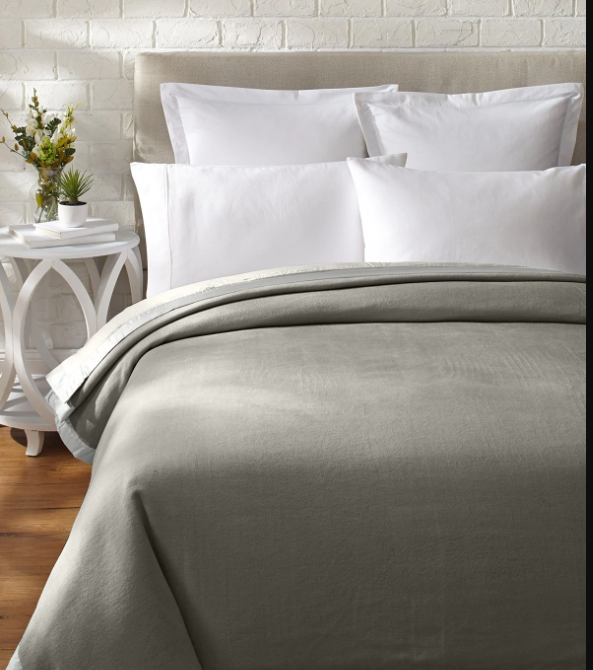 BLANKET SILK FLEECE MOONBEAM SILVER (Available in 2 Sizes)