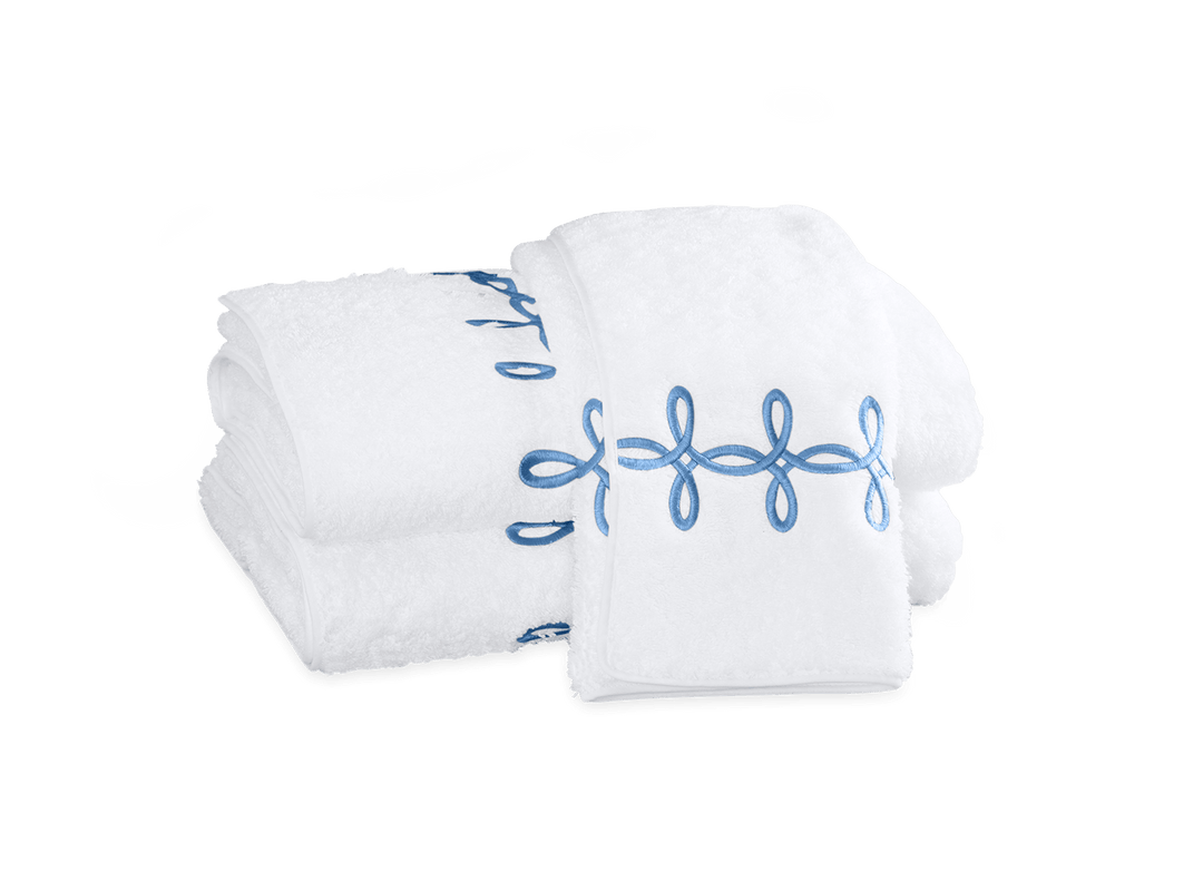 GORDIAN KNOT TOWEL COLLECTION