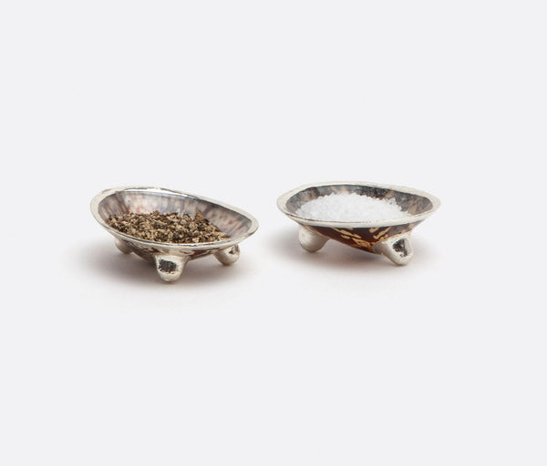 SHELL LIMPET W/ FEET