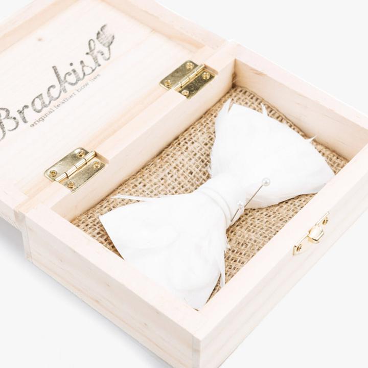 BOW TIE FEATHER - CAREW #61679