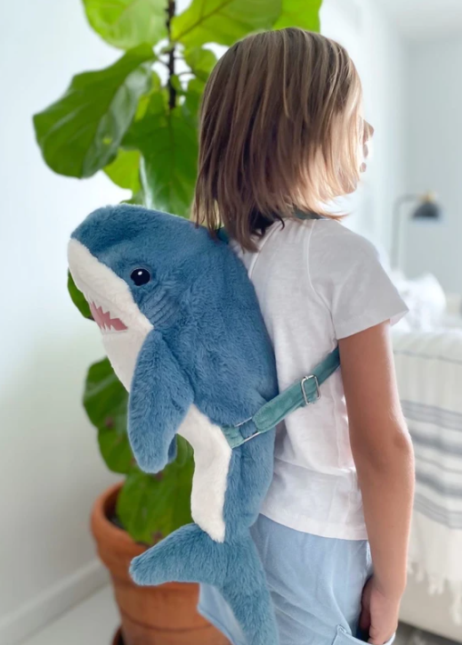 BACKPACK TOY PLUSH SHARK